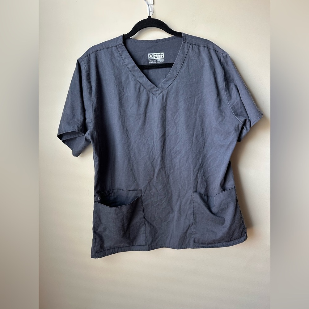 Wonder Works Scrub Top Womans Size Large Gray With Pockets Durable Stretch
